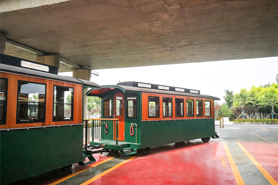 Classico grande treno di simulazione senza binari