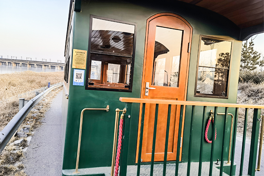 Classico grande treno di simulazione senza binari