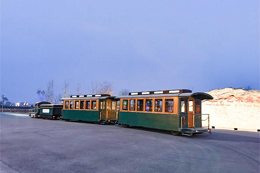 Classico grande treno di simulazione senza binari