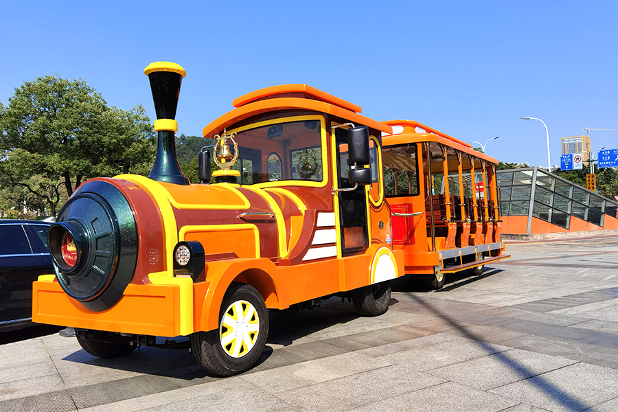 Tipo di tram grande treno turistico senza binari