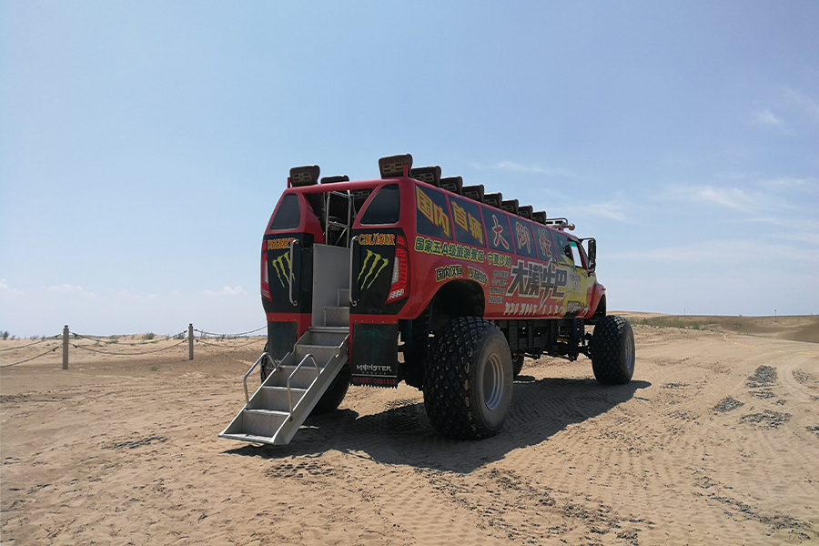 Camion Safari nel deserto di tipo II versione 4WD